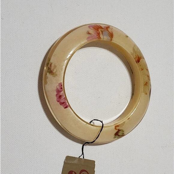 Treska Jewelry - Treska floral Resin‎ bangle bracelet new!!!